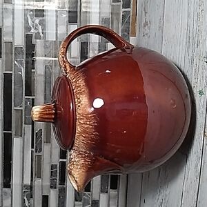 Vintage Hull tea pot with lid